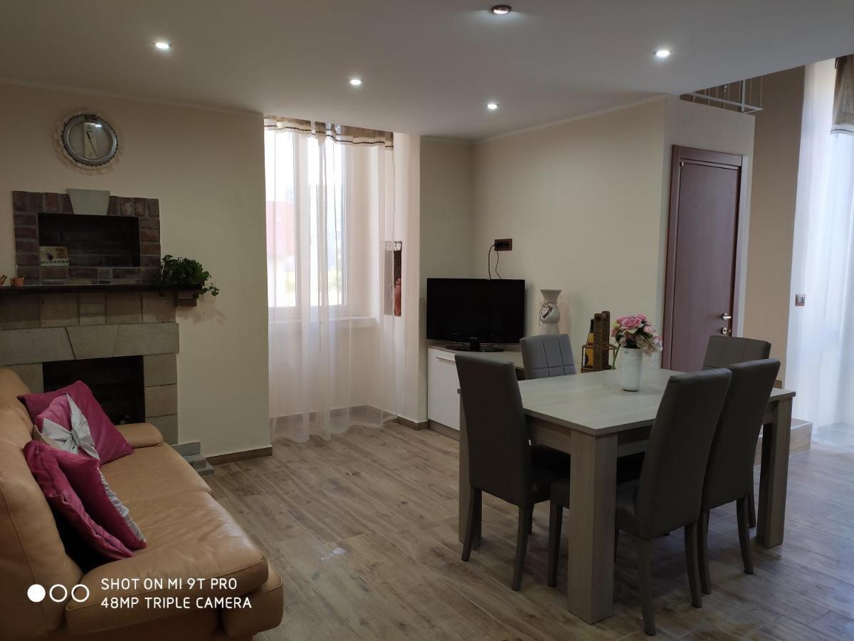 La Casa Delle Sorprese Apartment Trani Bagian luar foto