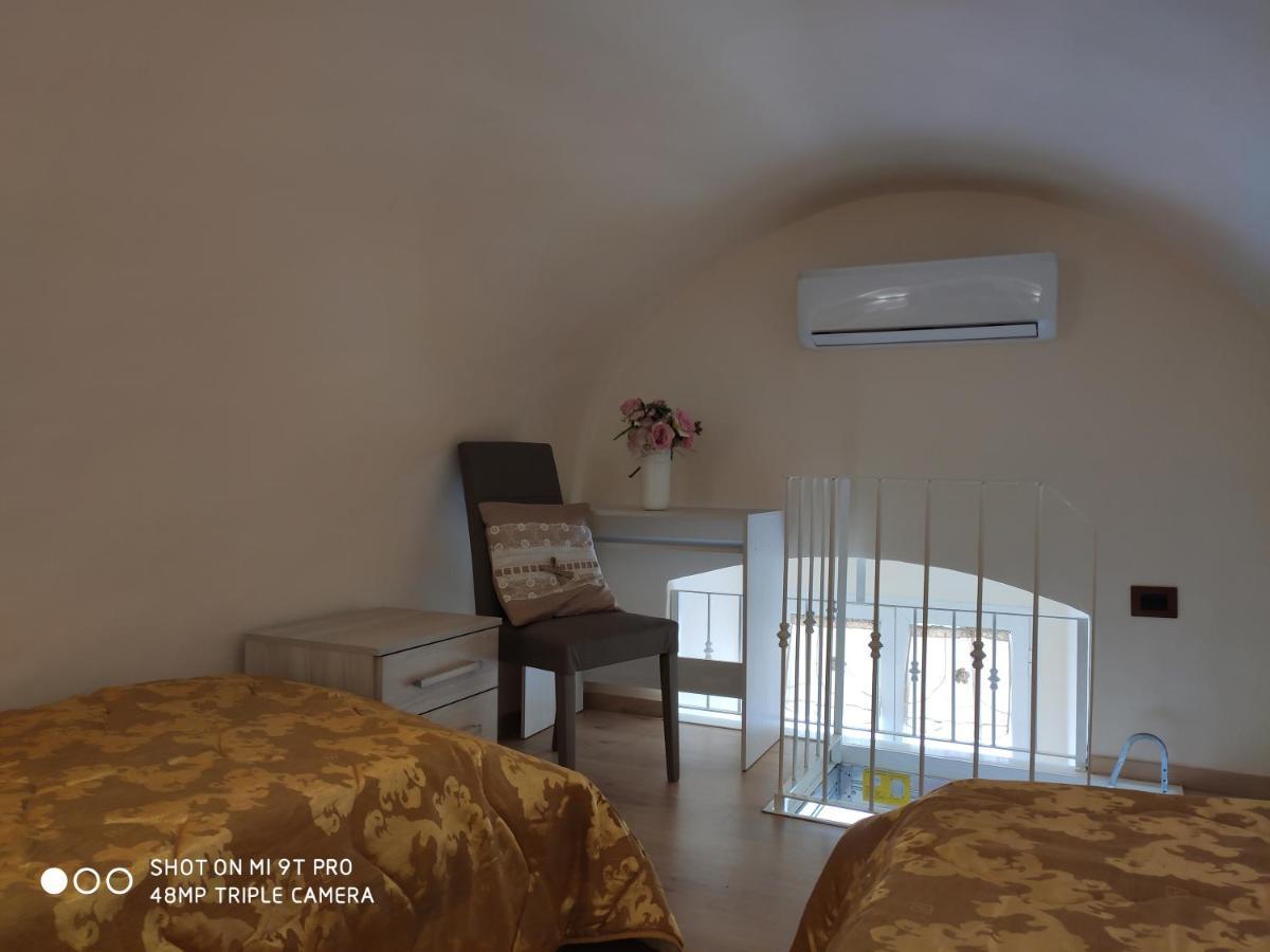 La Casa Delle Sorprese Apartment Trani Bagian luar foto
