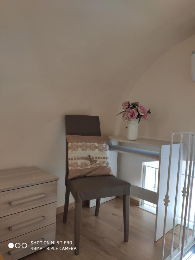 La Casa Delle Sorprese Apartment Trani Bagian luar foto