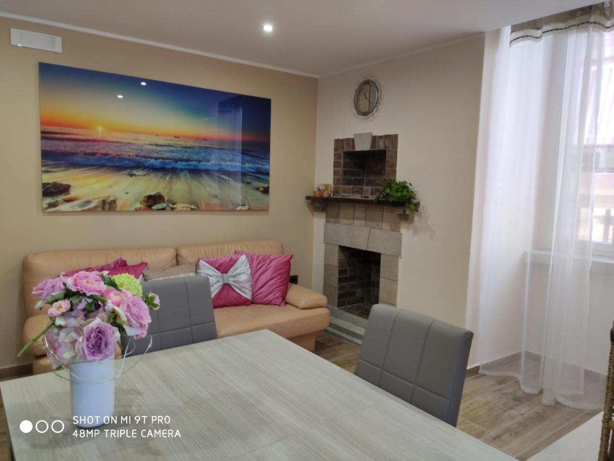 La Casa Delle Sorprese Apartment Trani Bagian luar foto
