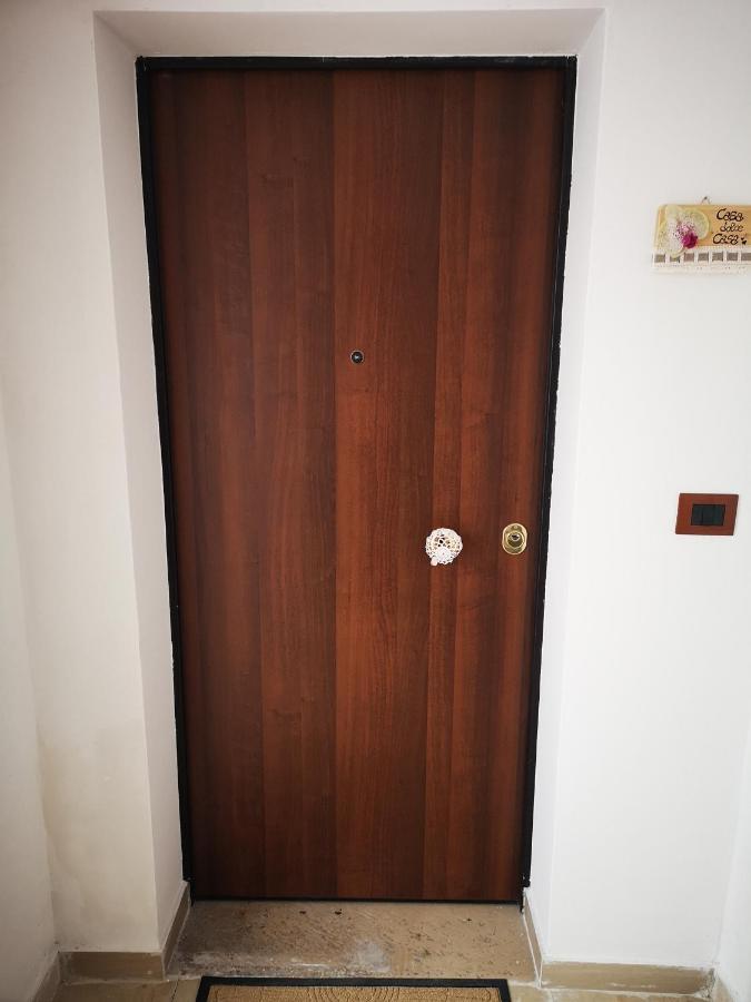 La Casa Delle Sorprese Apartment Trani Bagian luar foto